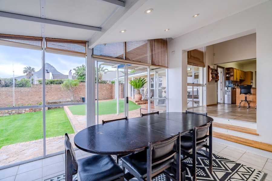 5 Bedroom Property for Sale in Camps Bay Western Cape